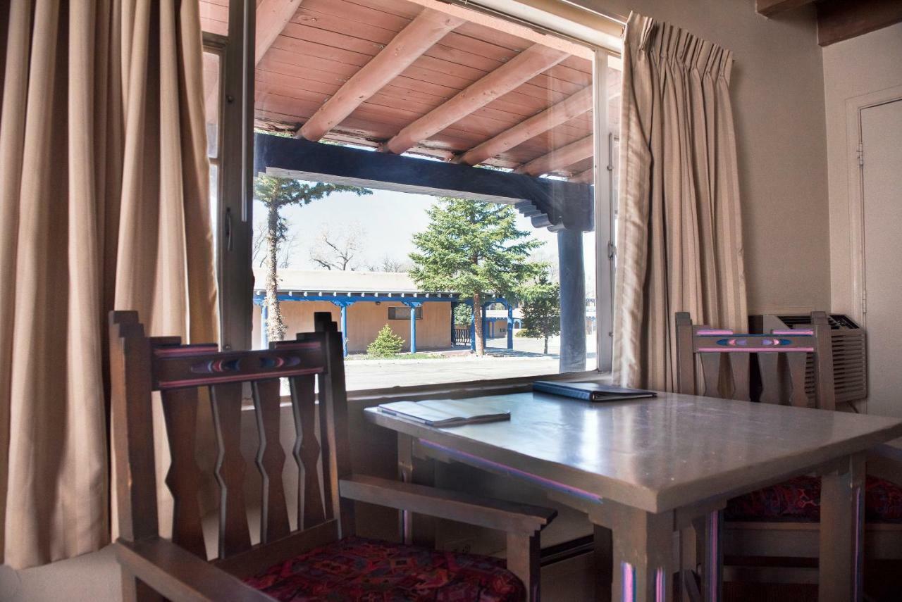Kachina Lodge Resort And Meeting Center Taos Exterior photo