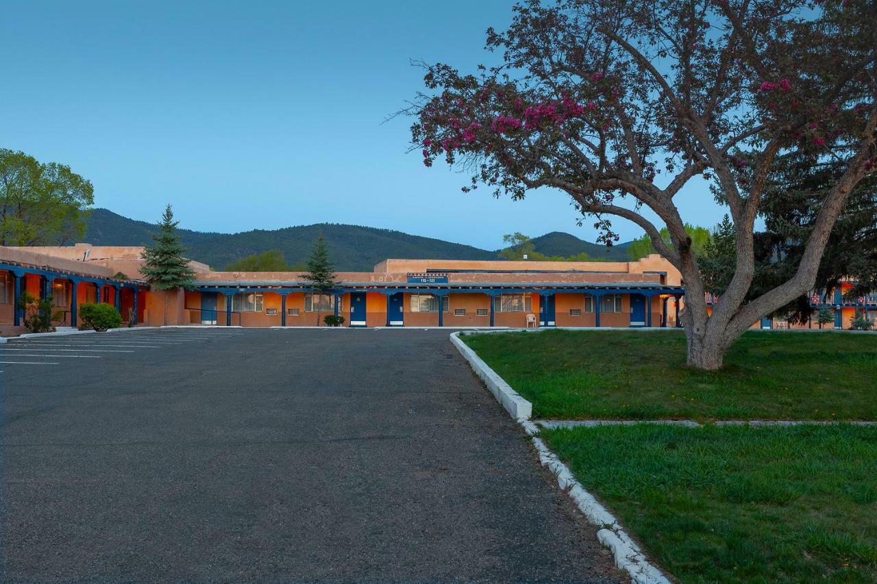 Kachina Lodge Resort And Meeting Center Taos Exterior photo